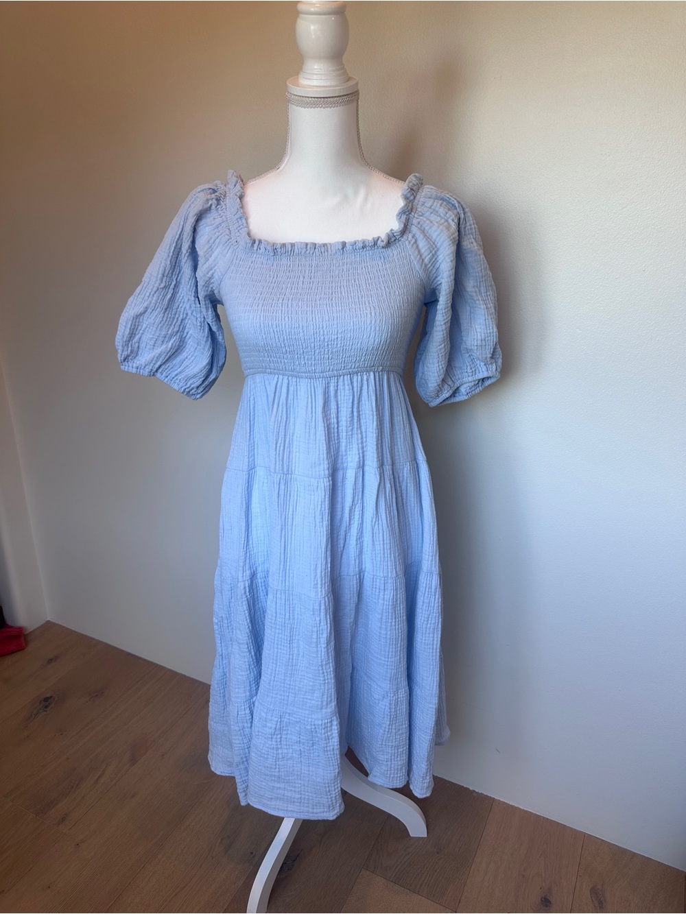 Light Blue Smocked Puff Sleeve Midi Dress – Size Small 🩵